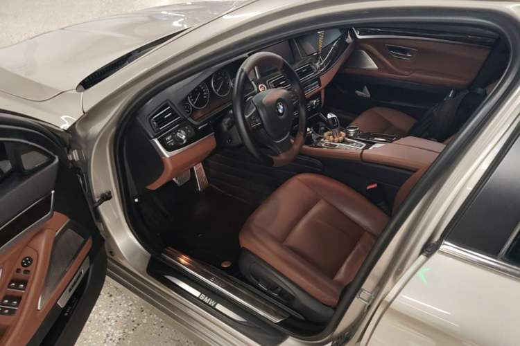 Used BMW 5 Series 2014 528Li xDrive Premium Edition Driver Seat
