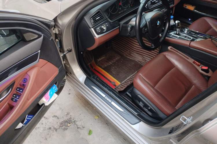 Used BMW 5 Series 2014 520i Touring Edition Driver Seat