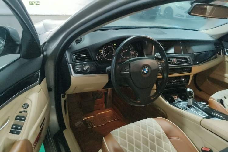Used BMW 5 Series 2014 520i Elegant Edition Driver Seat