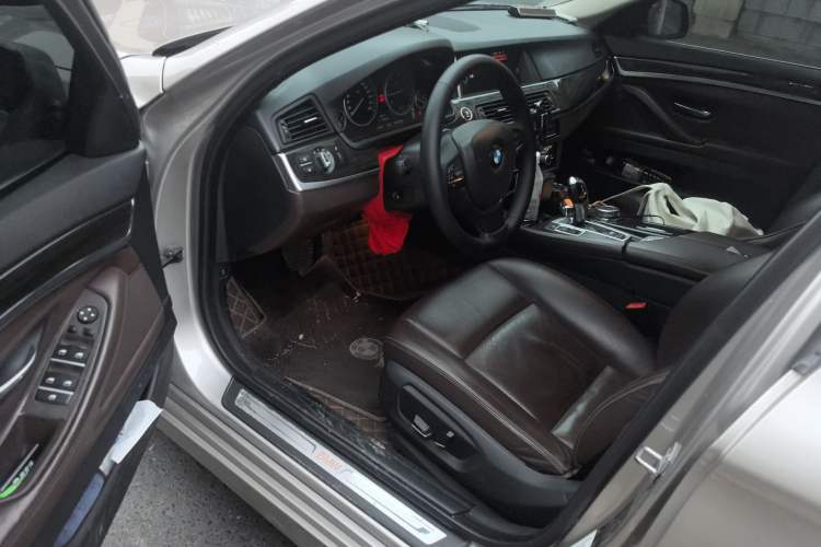Used BMW 5 Series 2014 525Li Luxury Design Package Driver Seat