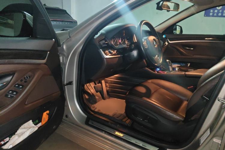 Used BMW 5 Series 2014 525Li Luxury Design Package Driver Seat