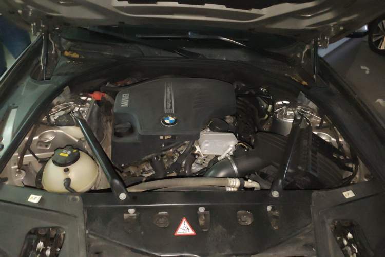 Used BMW 5 Series 2014 525Li Luxury Design Package Engine Bay