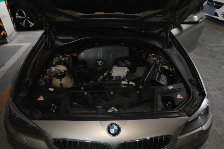 Used BMW 5 Series 2014 520Li Elegant Model Engine Bay