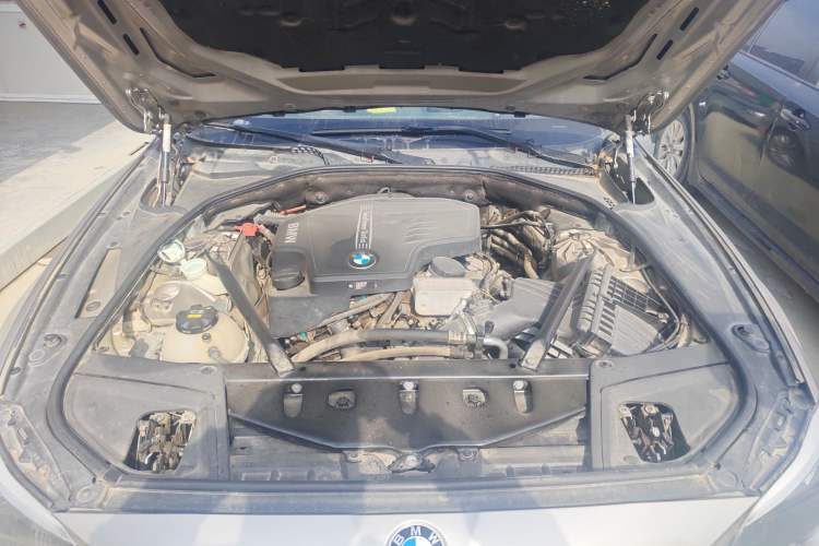 Used BMW 5 Series 2014 525Li Luxury Design Package Engine Bay