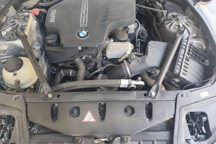 Used BMW 5 Series 2014 525Li Leading Model Engine Bay