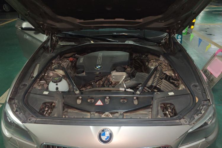 Used BMW 5 Series 2014 520Li Elegant Model Engine Bay