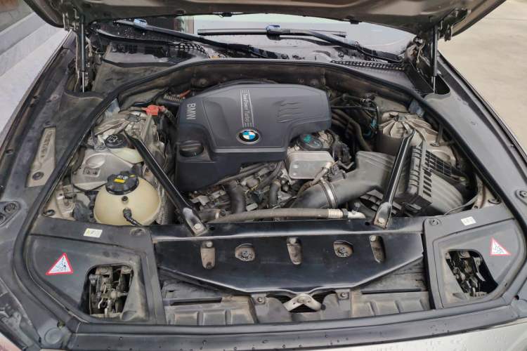 Used BMW 5 Series 2014 520i Elegant Edition Engine Bay