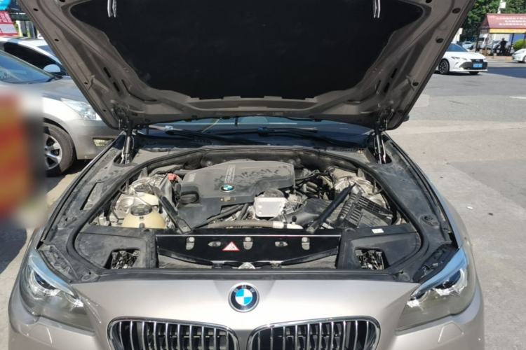 Used BMW 5 Series 2014 520Li Elegant Model Engine Bay