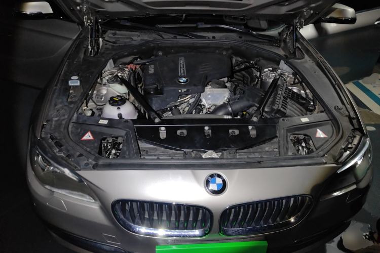 Used BMW 5 Series 2014 525Li Luxury Design Package Engine Bay
