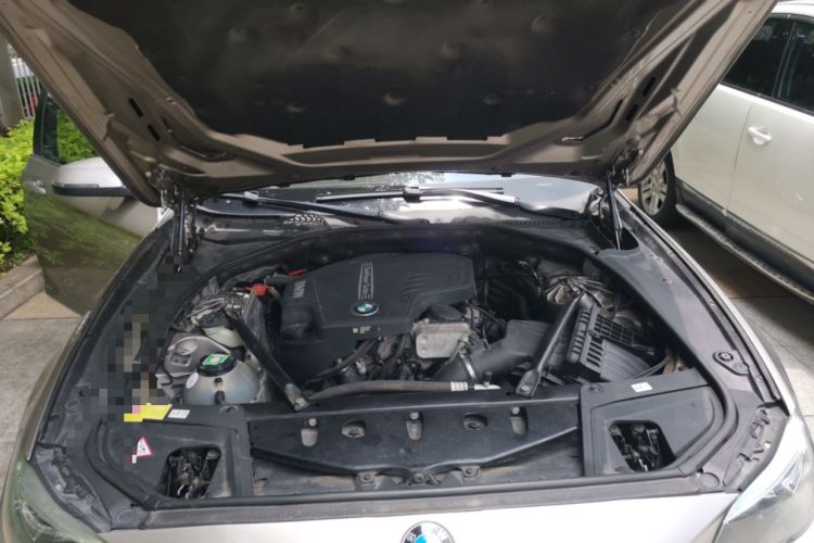 Used BMW 5 Series 2014 528Li Leading Model Engine Bay