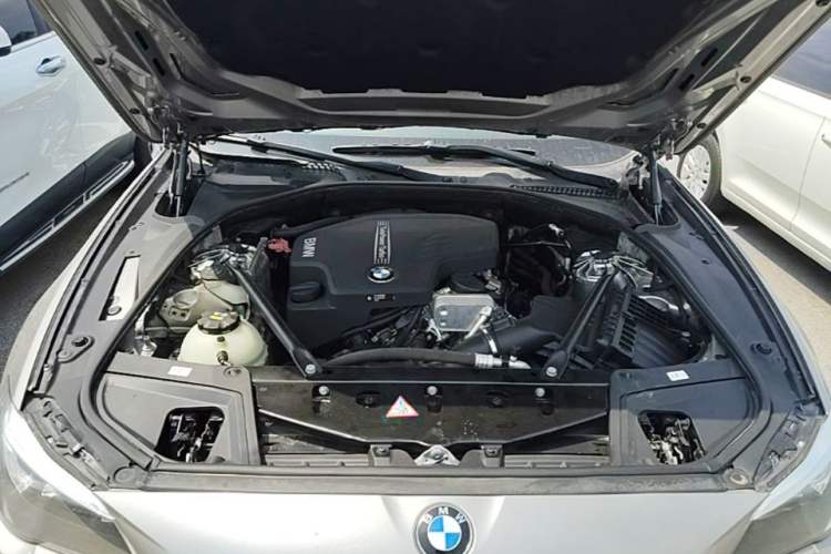 Used BMW 5 Series 2014 520Li Elegant Model Engine Bay