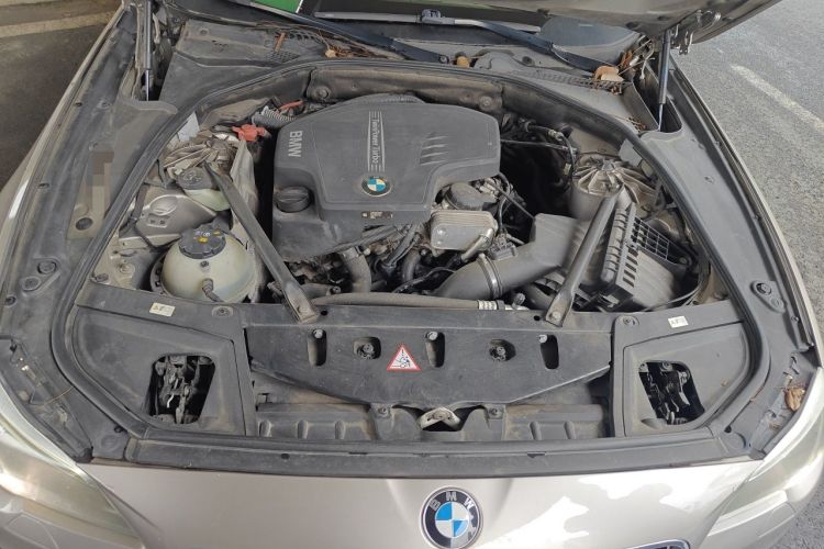 Used BMW 5 Series 2014 528Li Leading Model Engine Bay