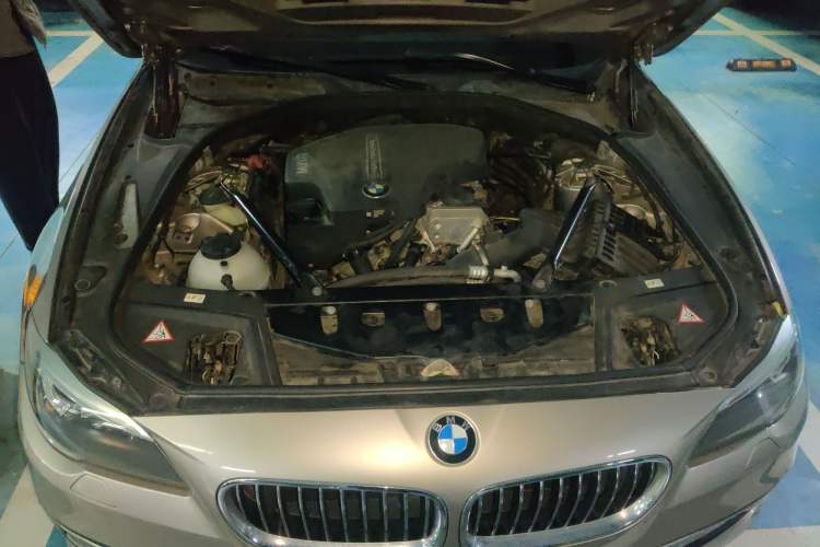 Used BMW 5 Series 2014 525Li Luxury Design Package Engine Bay