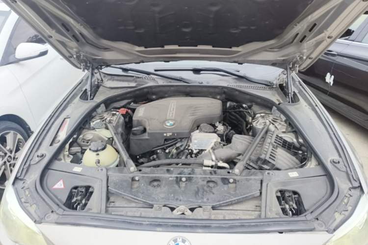 Used BMW 5 Series 2014 525Li Luxury Design Package Engine Bay