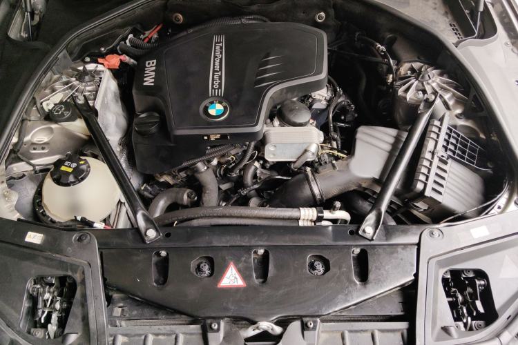 Used BMW 5 Series 2014 525Li Leading Model Engine Bay