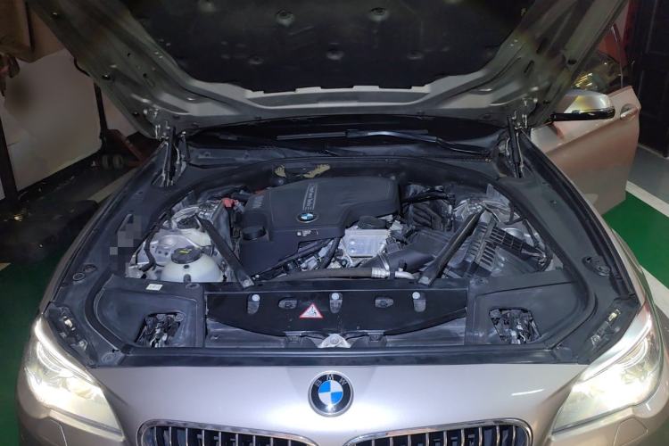 Used BMW 5 Series 2014 525Li Luxury Design Package Engine Bay