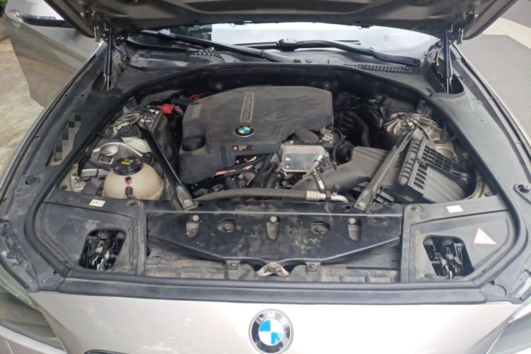 Used BMW 5 Series 2014 525Li Leading Model Engine Bay