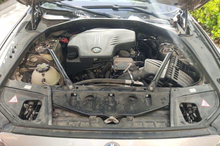 Used BMW 5 Series 2014 520Li Elegant Model Engine Bay
