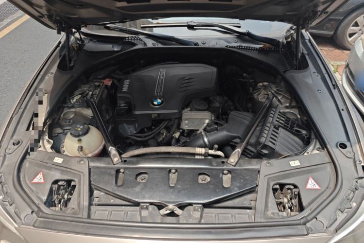 Used BMW 5 Series 2014 525Li Luxury Design Package Engine Bay