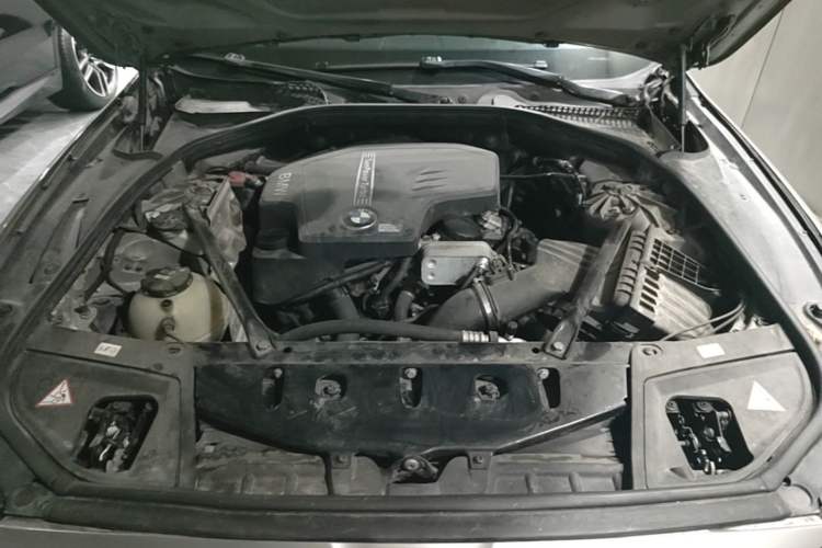 Used BMW 5 Series 2014 520i Elegant Edition Engine Bay