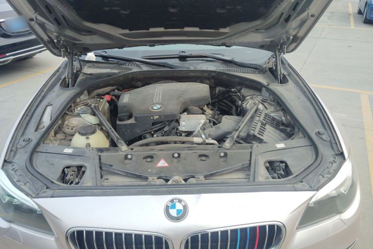 Used BMW 5 Series 2014 520Li Elegant Model Engine Bay