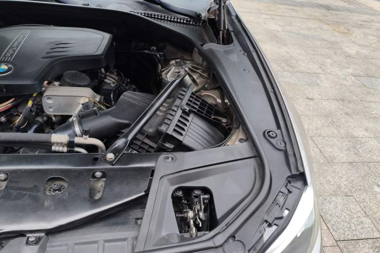 Used BMW 5 Series 2014 528Li Leading Model Engine Bay Left