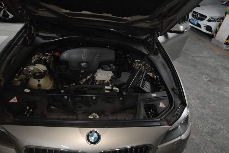 Used BMW 5 Series 2014 520Li Elegant Model Engine Bay Left