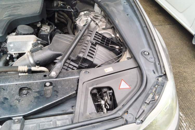Used BMW 5 Series 2014 525Li Leading Model Engine Bay Left