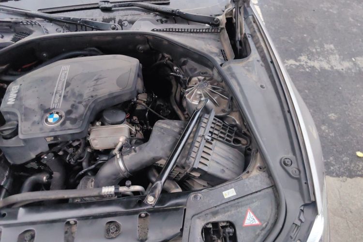 Used BMW 5 Series 2014 528Li Leading Model Engine Bay Left