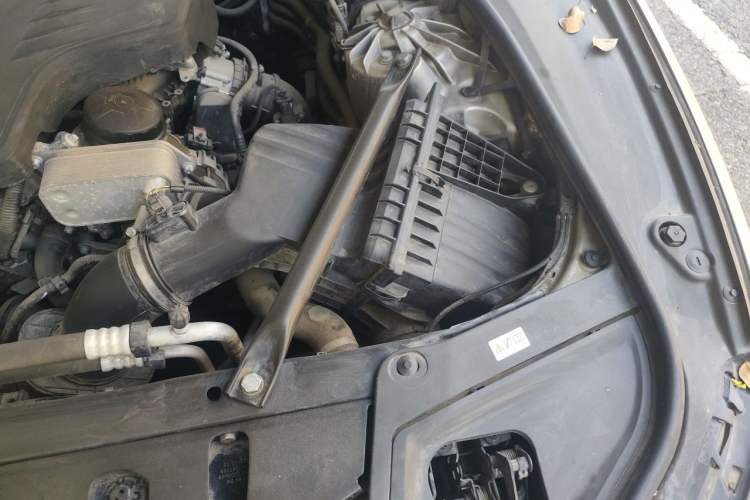 Used BMW 5 Series 2014 525Li Leading Model Engine Bay Left