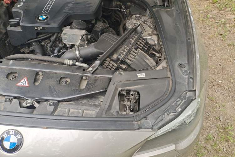 Used BMW 5 Series 2014 525Li Luxury Design Package Engine Bay Left