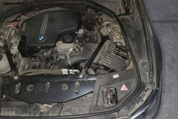 Used BMW 5 Series 2014 525Li Luxury Design Package Engine Bay Left