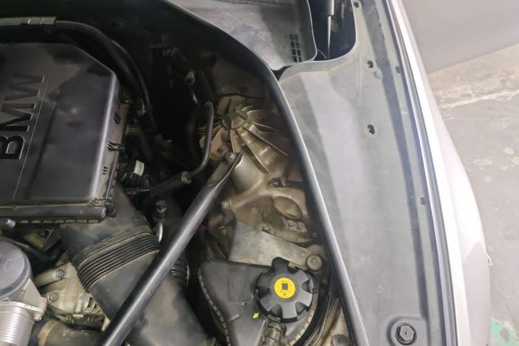 Used BMW 5 Series 2014 535Li Leading Model Engine Bay Left