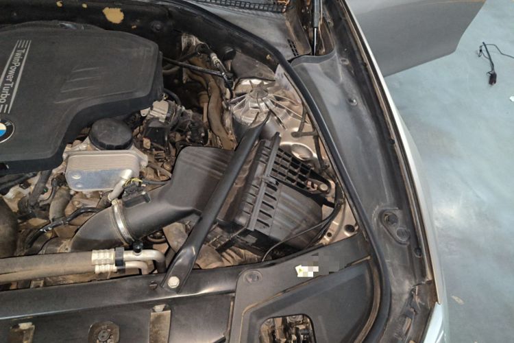 Used BMW 5 Series 2014 520Li Elegant Model Engine Bay Left