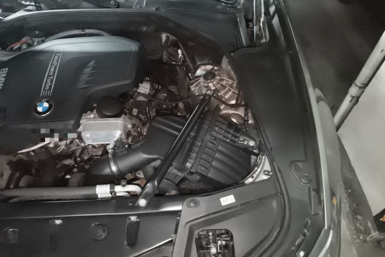 Used BMW 5 Series 2014 528Li Leading Model Engine Bay Left