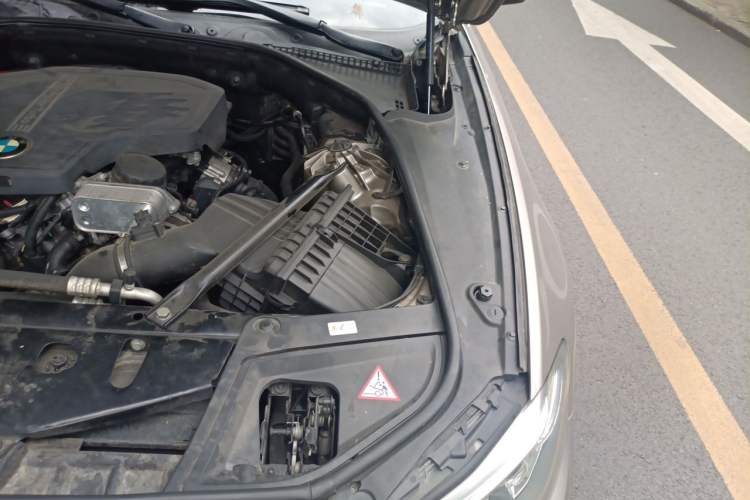 Used BMW 5 Series 2014 525Li Leading Model Engine Bay Left