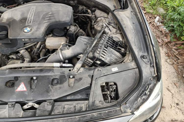 Used BMW 5 Series 2014 520Li Elegant Model Engine Bay Left