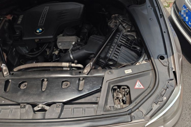 Used BMW 5 Series 2014 525Li Luxury Design Package Engine Bay Left