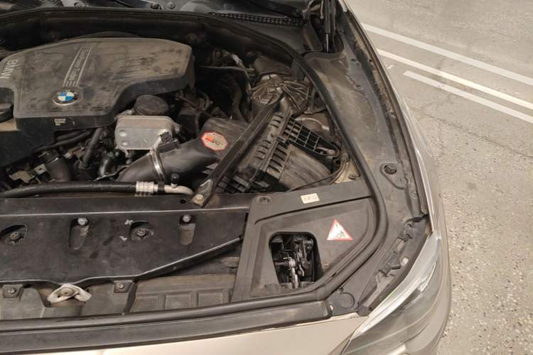Used BMW 5 Series 2014 528Li xDrive Premium Edition Engine Bay Left