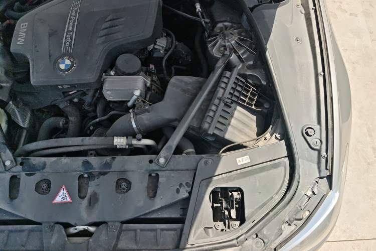 Used BMW 5 Series 2014 520Li Elegant Model Engine Bay Left