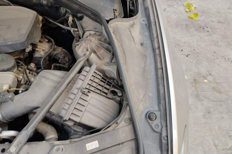 Used BMW 5 Series 2014 520i Touring Edition Engine Bay Left