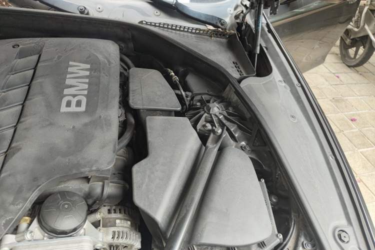 Used BMW 5 Series 2014 535Li Executive Model Style Design Package Engine Bay Left