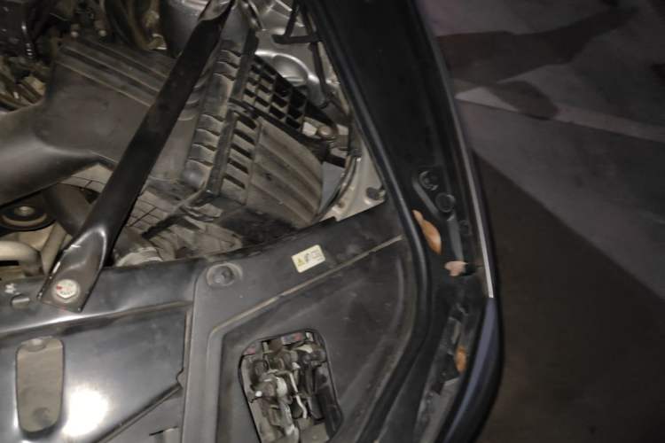 Used BMW 5 Series 2014 525Li Luxury Design Package Engine Bay Left