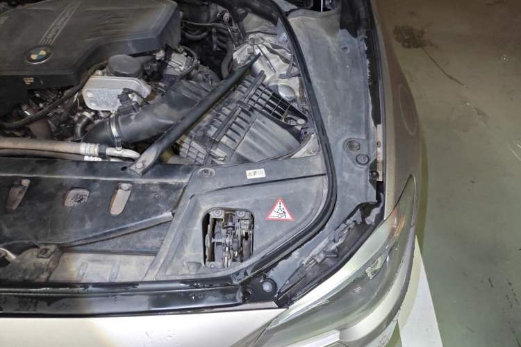 Used BMW 5 Series 2014 525Li Luxury Design Package Engine Bay Left