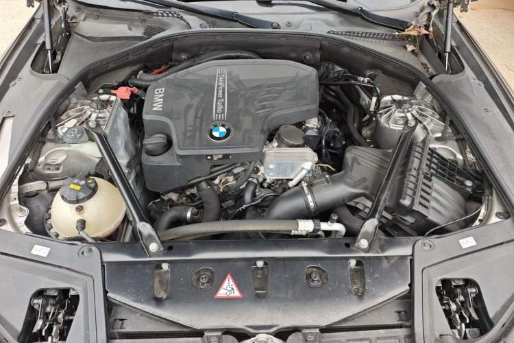 Used BMW 5 Series 2014 525Li Leading Model Engine Bay