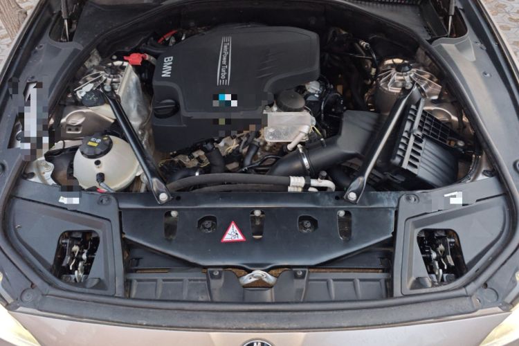 Used BMW 5 Series 2014 520Li Elegant Model Engine Bay
