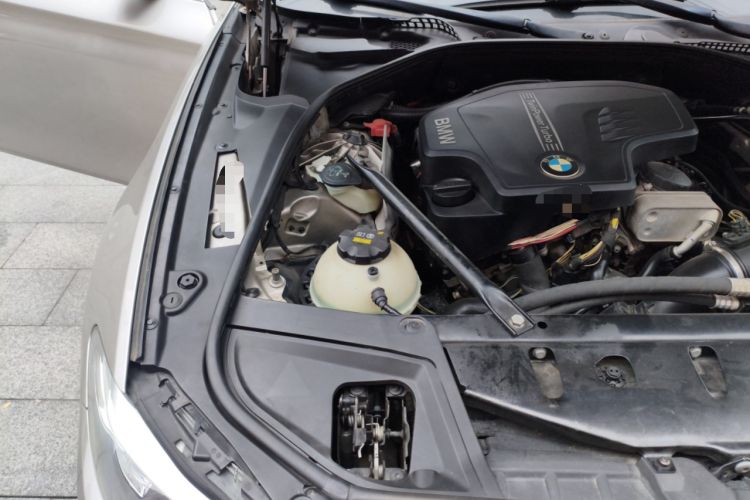 Used BMW 5 Series 2014 528Li Leading Model Engine Bay Right