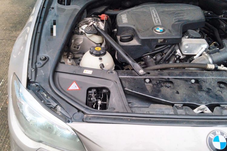 Used BMW 5 Series 2014 525Li Leading Model Engine Bay Right