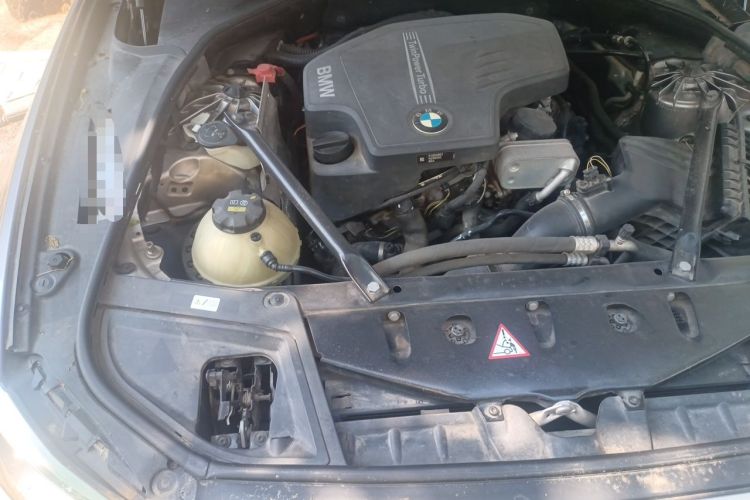 Used BMW 5 Series 2014 525Li Luxury Design Package Engine Bay Right