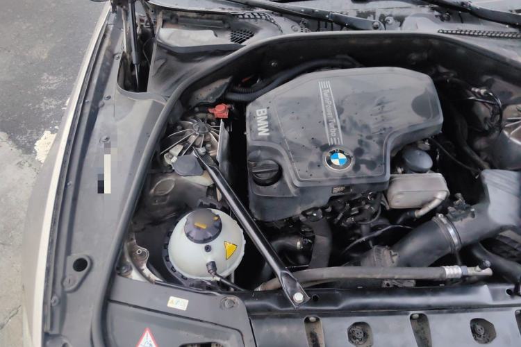 Used BMW 5 Series 2014 528Li Leading Model Engine Bay Right